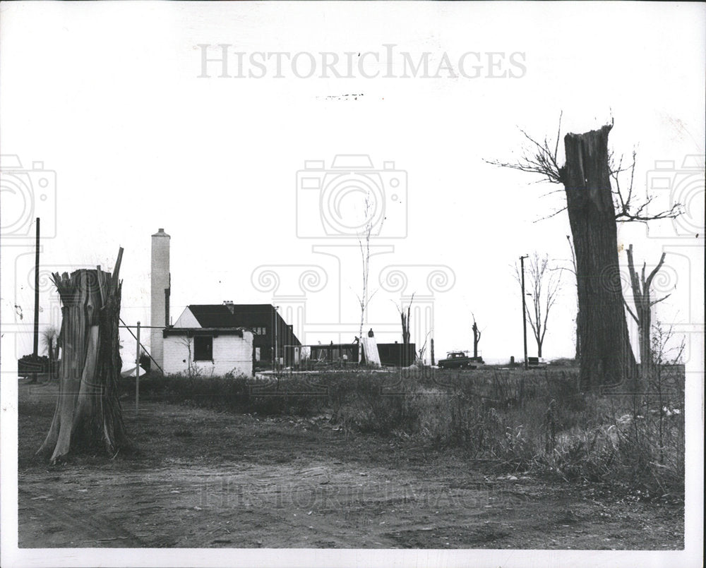 1964 Press Photo ANCHOR BAY RE-BUILDING BAY SHORE STORM - Historic Images