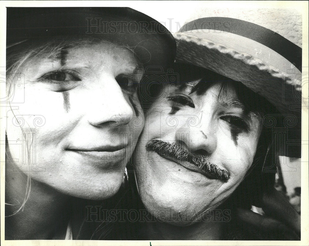 1984 Press Photo Mimes Lincoln Avenue Chicago Area - Historic Images