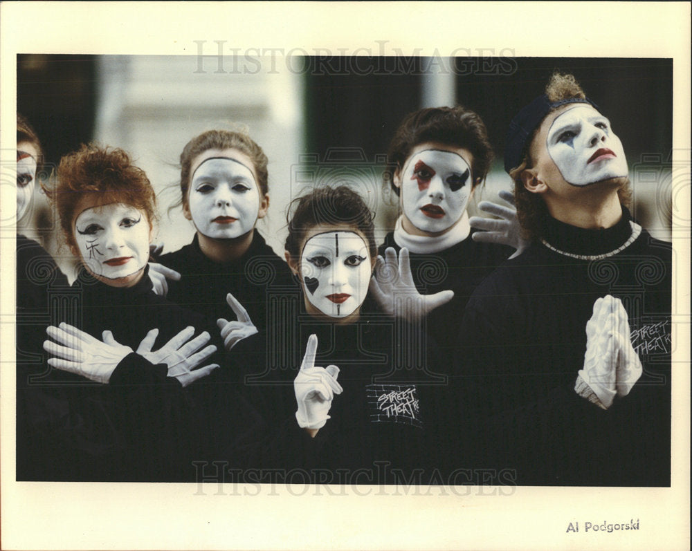 1990 Press Photo Mime Students Emmaus Bible College - Historic Images