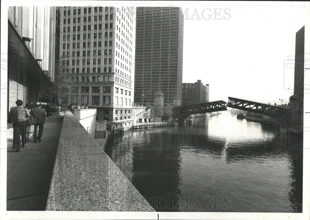 1978 Press Photo Michigan Avenue Bridge Chicago - Historic Images