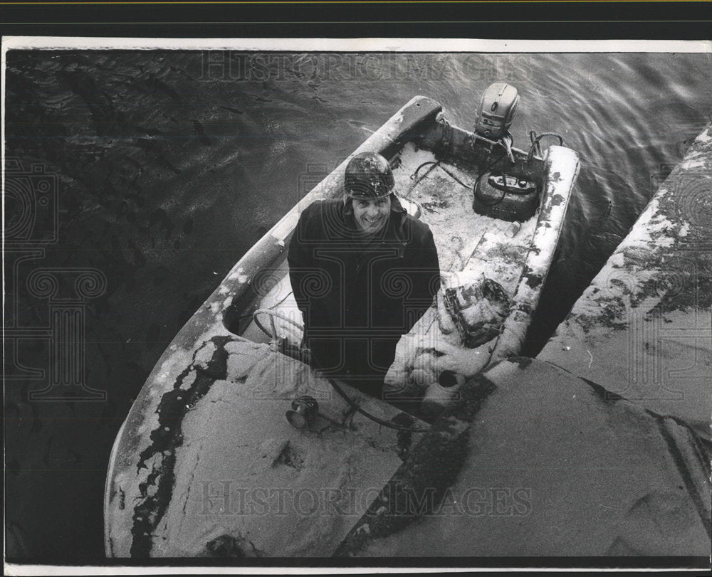 1972 Press Photo George Butkovic Michigan Av Bridge - Historic Images