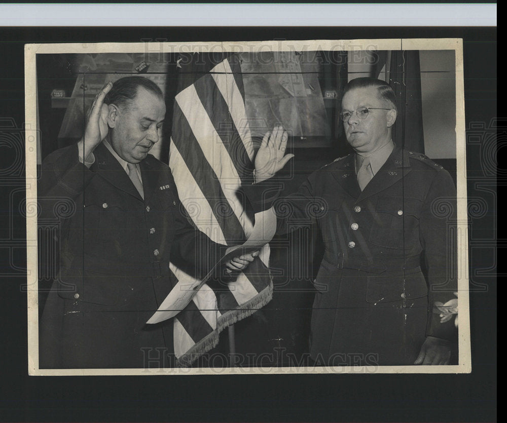 1944 Press Photo Lieut Rich Taking Oath Attorney Ohio - Historic Images