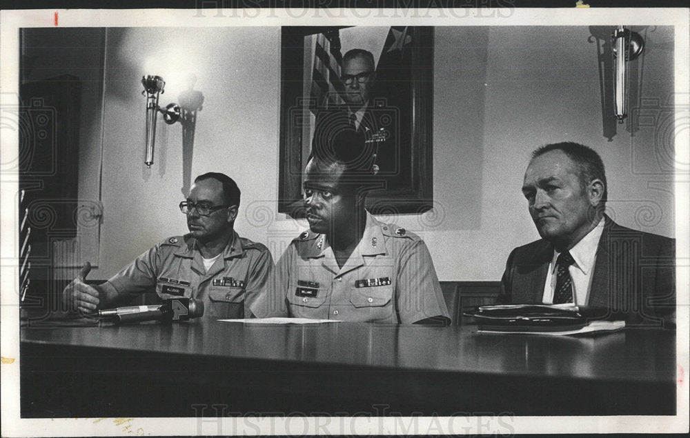 1979 Press Photo Rocky Mtn Arsenal Press Conf Nerve Gas - Historic Images