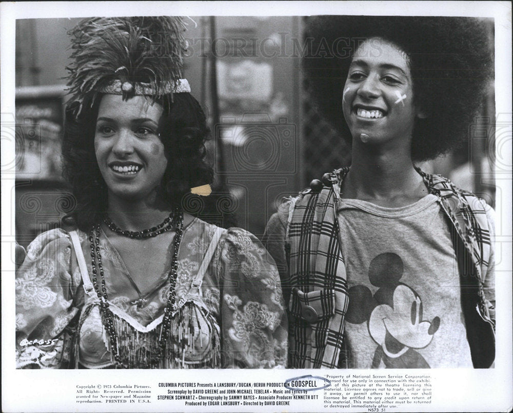 1975 Press Photo two members cast Godspell - Historic Images