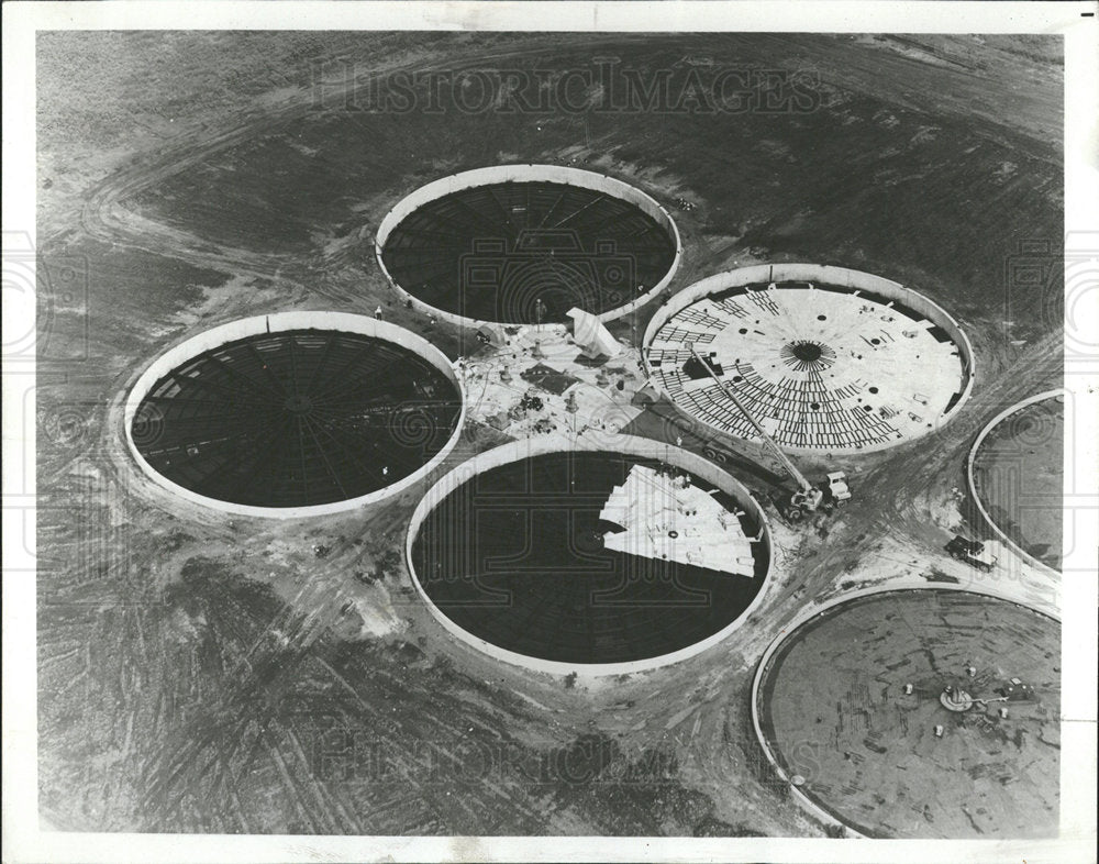 1970 Press Photo Metropolitan Sanitary District tanks - Historic Images