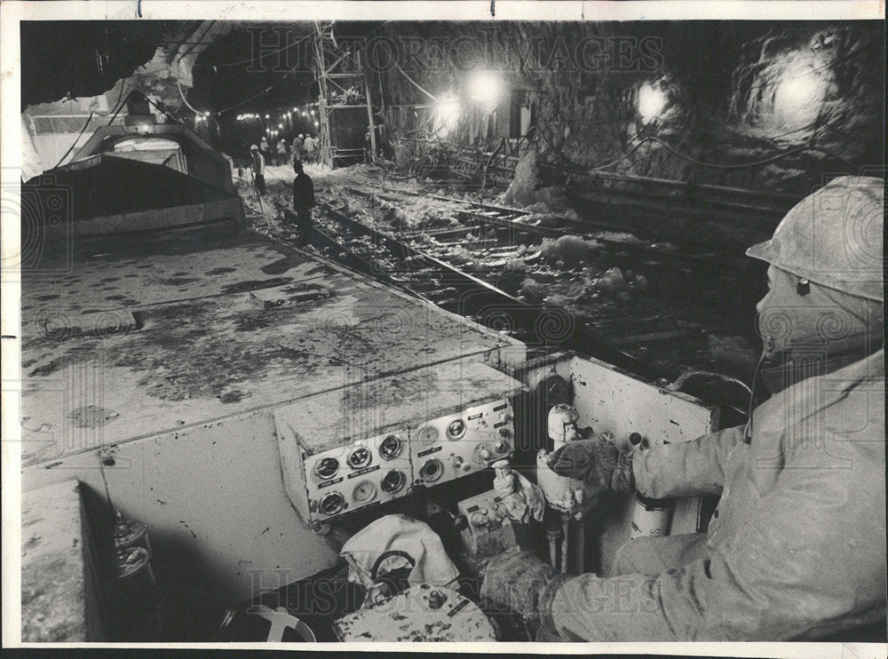 1978 Press Photo Bilbao muck car Sanitary deep tunnel - Historic Images