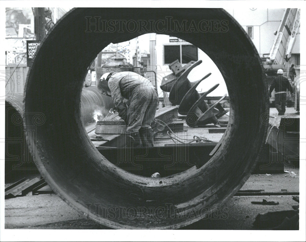 1992 Press Photo Welders Work On Steel Tubing Frames - Historic Images
