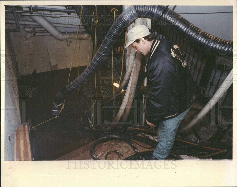 1992 Press Photo Chicago Tunnel Floods Scene  - Historic Images