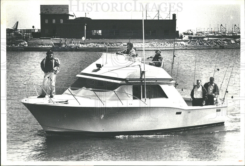 1977 Press Photo Chicago Sports Fishing Association  - Historic Images