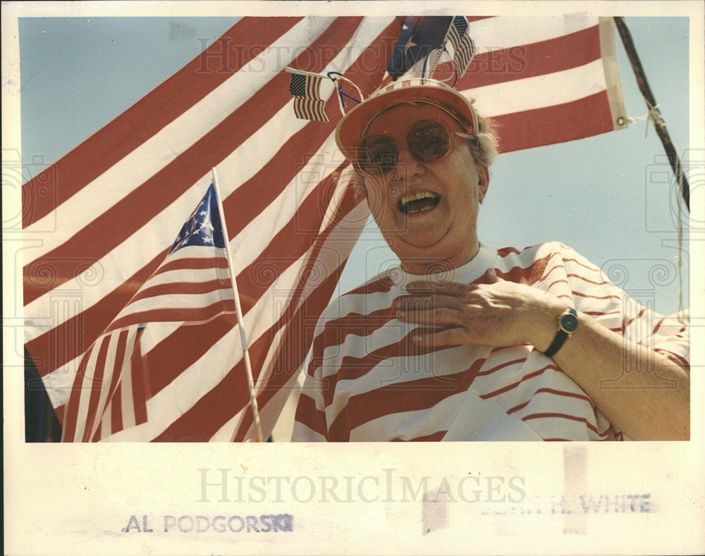 1990 Press Photo Alice Maroney at Fourth of July Parade - Historic Images