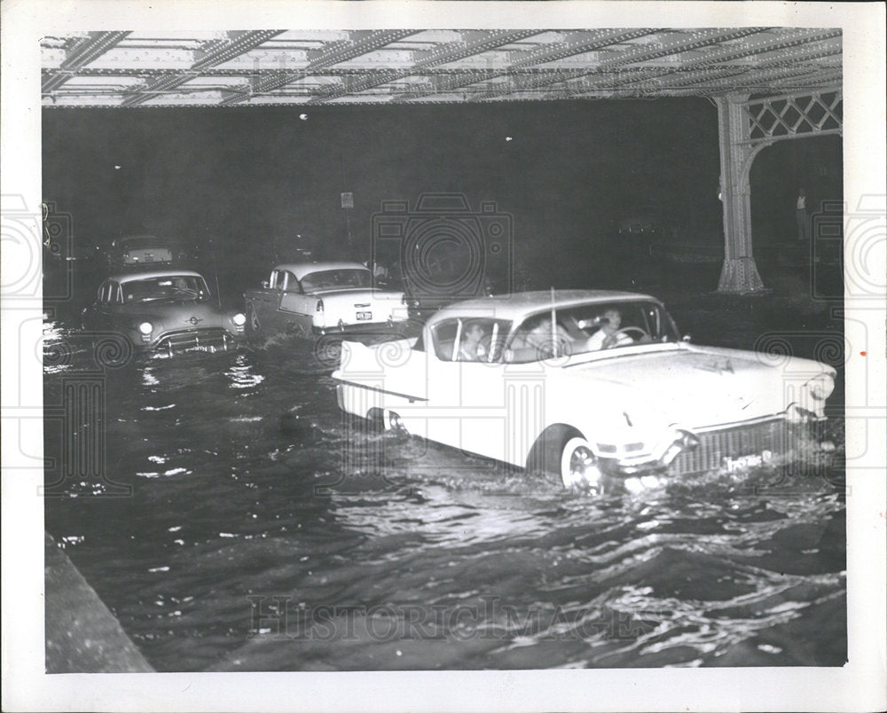Press photo Flooding Central Park Viaduct 400 block - Historic Images