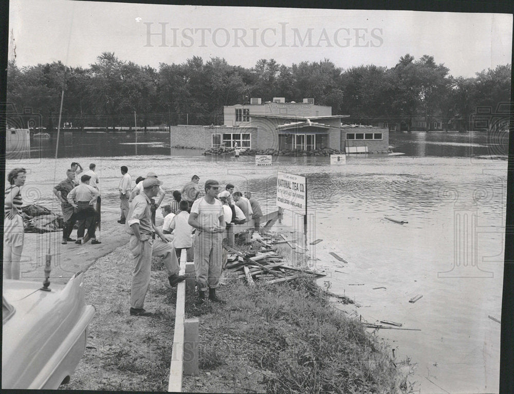 1958 Press Photo Medical Clinic Flooded In Illinois - Historic Images