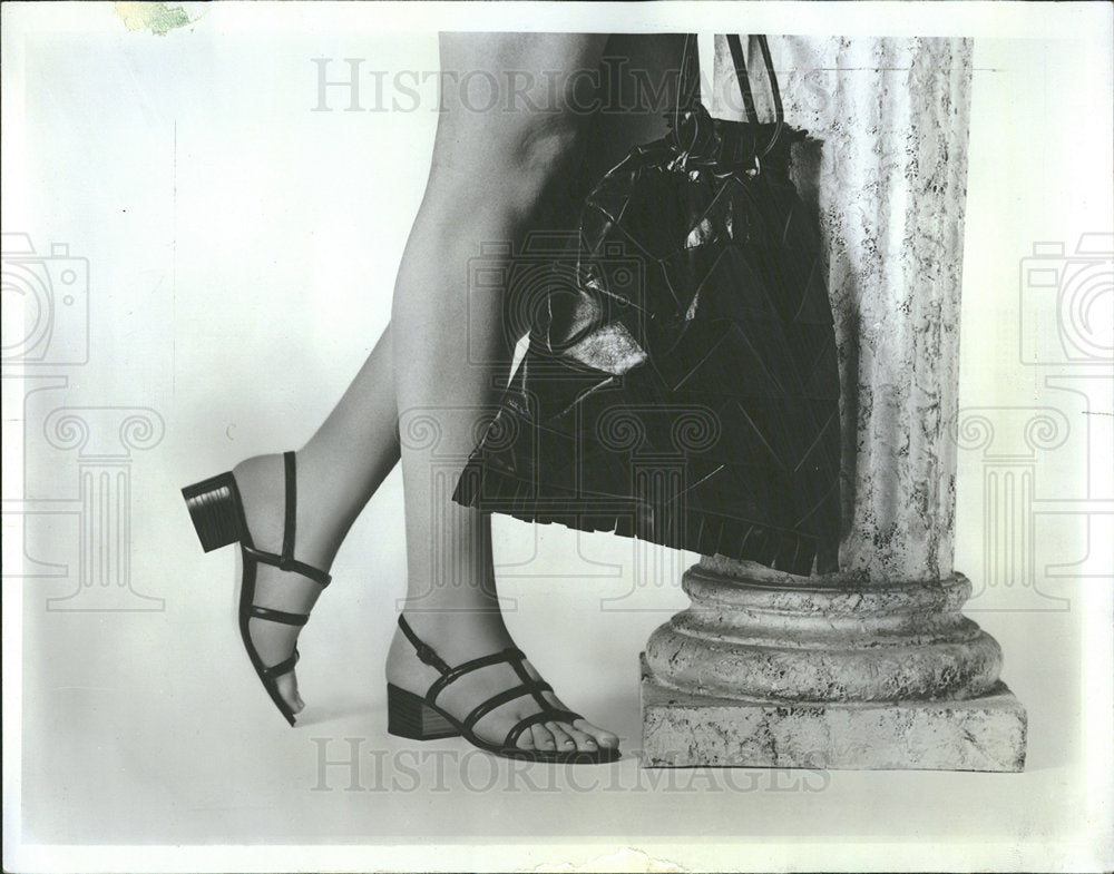1969 Press Photo Peekaboo Sandals - Historic Images