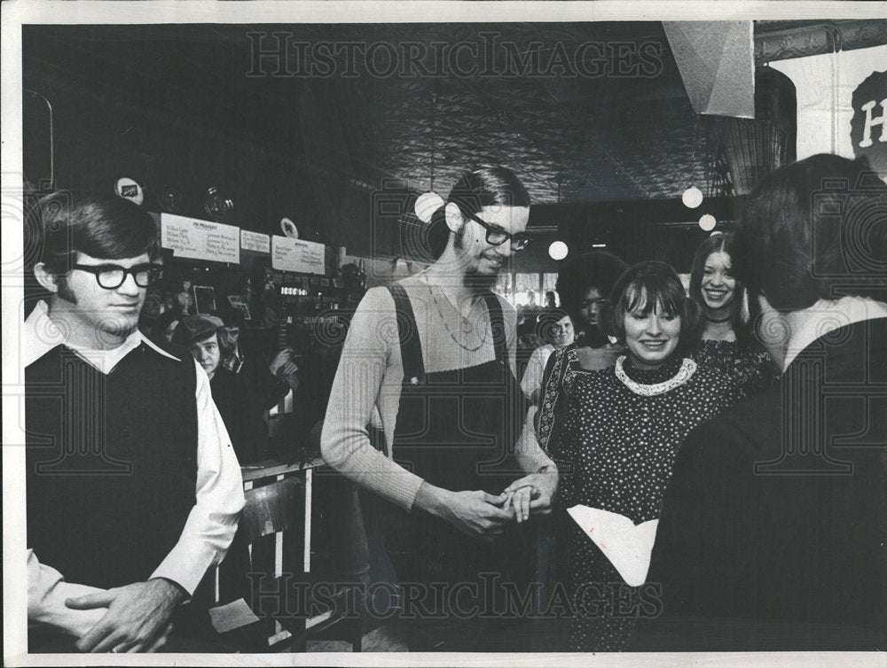1971 Press Photo Chicago Area Hippies Wedding  - Historic Images