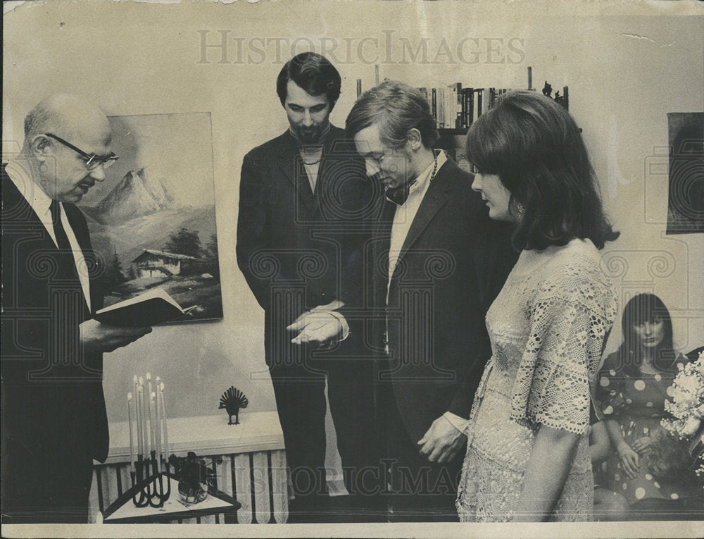 1968 Press Photo Chicago Hippie Wedding - Historic Images