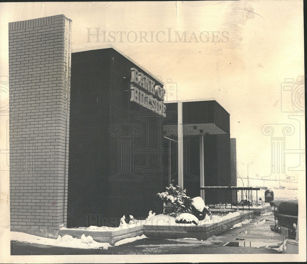 1965 Press Photo Entrance Bank of Hillside: Invasion - Historic Images