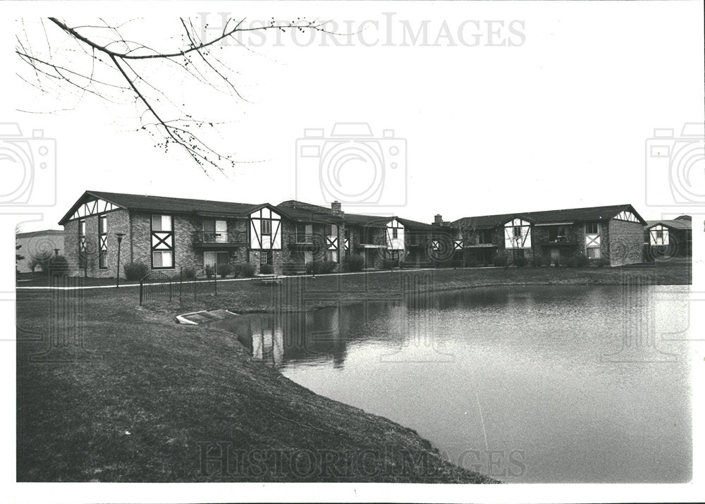 1980 Press Photo Stratford Green Condominiums &amp; Lake - Historic Images