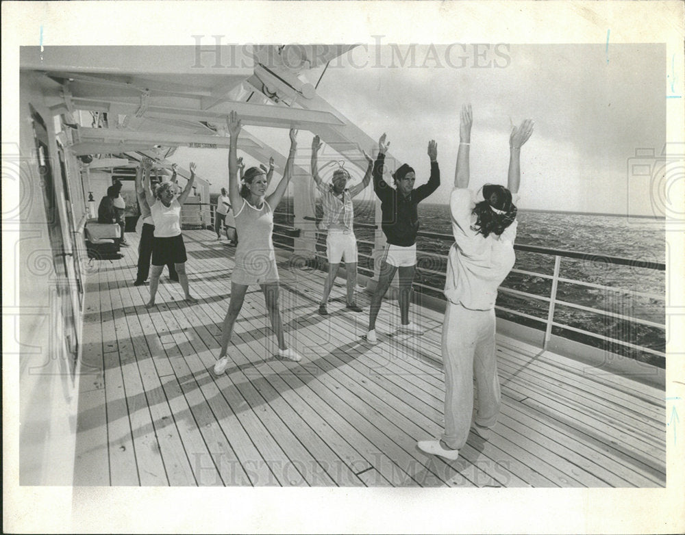 1981 Press Photo Costa Cruise Exercises Class On Board - Historic Images
