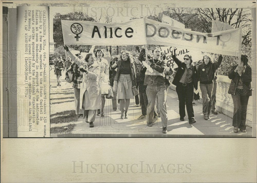 1975 Press Photo Madison March Womens Strike NOW - Historic Images