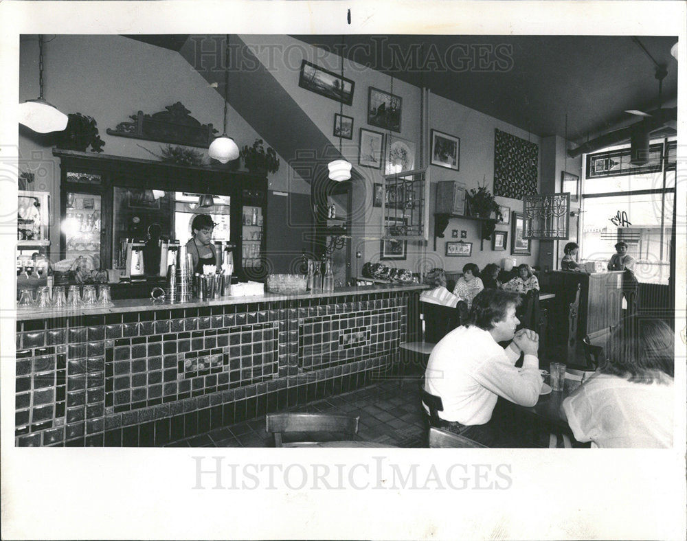 1989 Press Photo Als Cafe Creamery Interior Customers - Historic Images