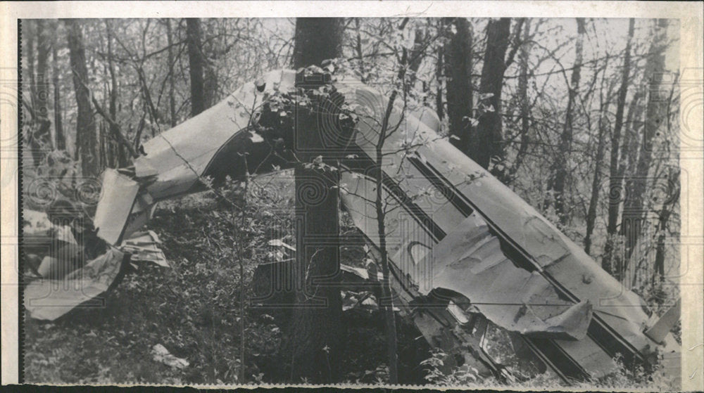 1963 Press Photo Light Plane Crash Wisconsin Woods - Historic Images