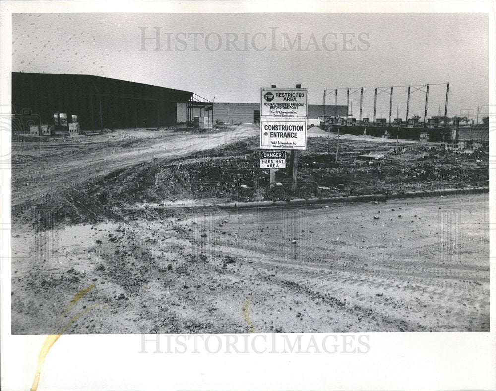 1989 Press Photo Aurora market place construction site - Historic Images