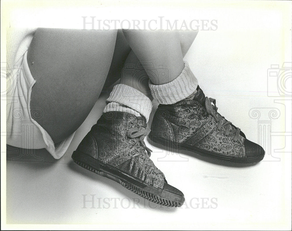 1986 Press Photo American Eagle Silk Hi-Top Sneaker - Historic Images