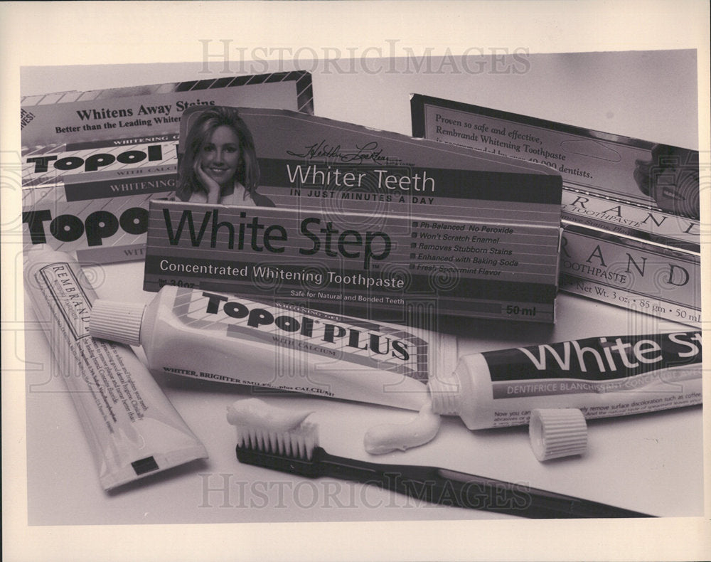 1994 Press Photo Thootpaste Company Topol Plus Teeth   - Historic Images