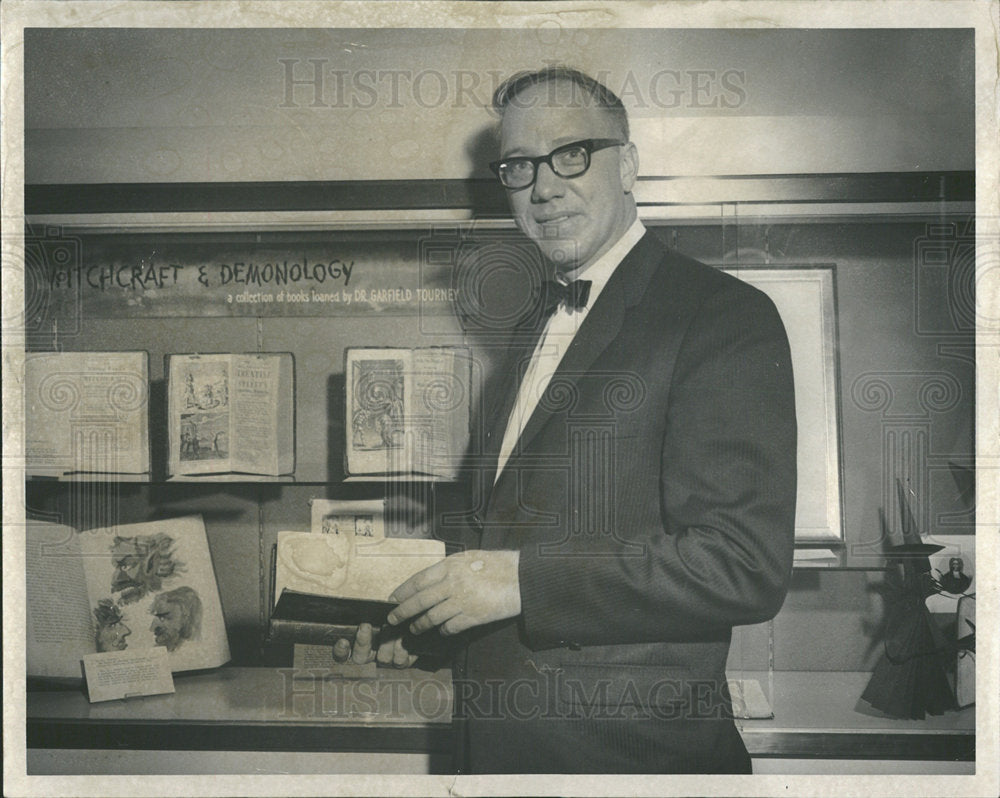 1964 Press Photo Dr. Garfield Tourney, Professor   - Historic Images