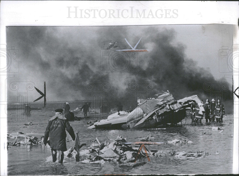 1962 Press Photo New York Idlewild Airport Plane Crash - Historic Images