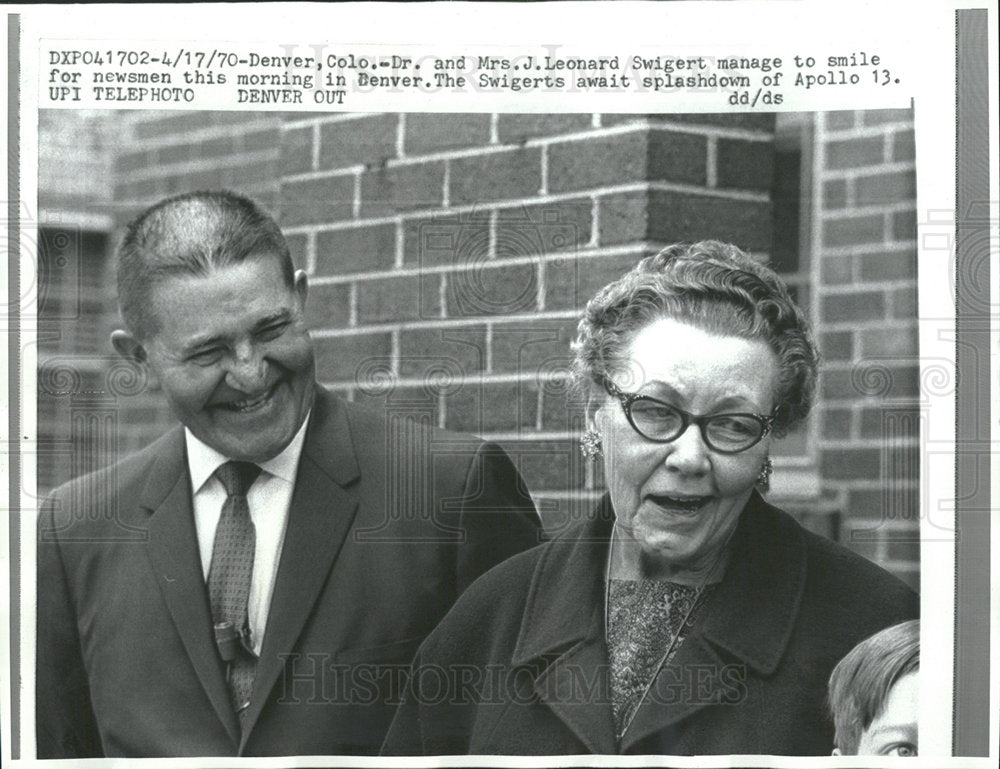 1970 Press Photo Leonard Swigert Denver Smile Newsmen - Historic Images