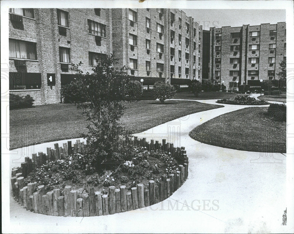 1974 Press Photo Catherine Courts Northwest Apartments  - Historic Images