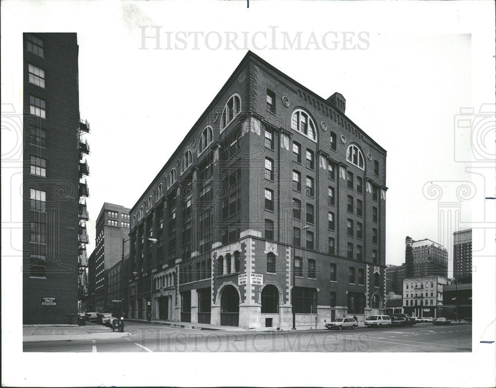 1986 Press Photo Lakeside Press Apartment Plymouth Row - Historic Images