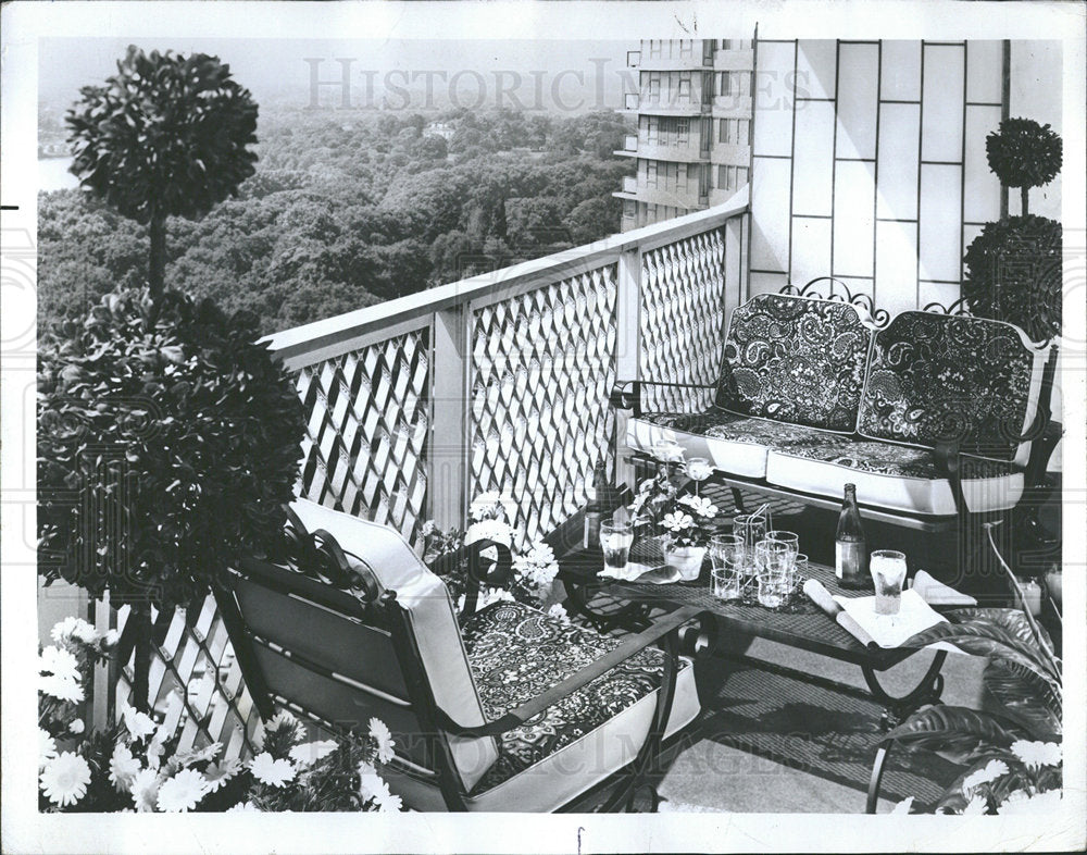 1970 Press Photo Outdoor Furniture Home Utensils - Historic Images