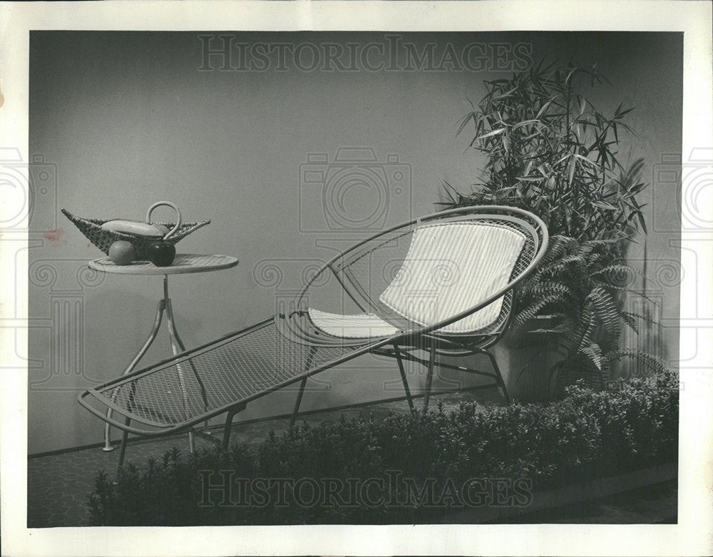 1965 Press Photo Outdoor Furniture Chair - Historic Images