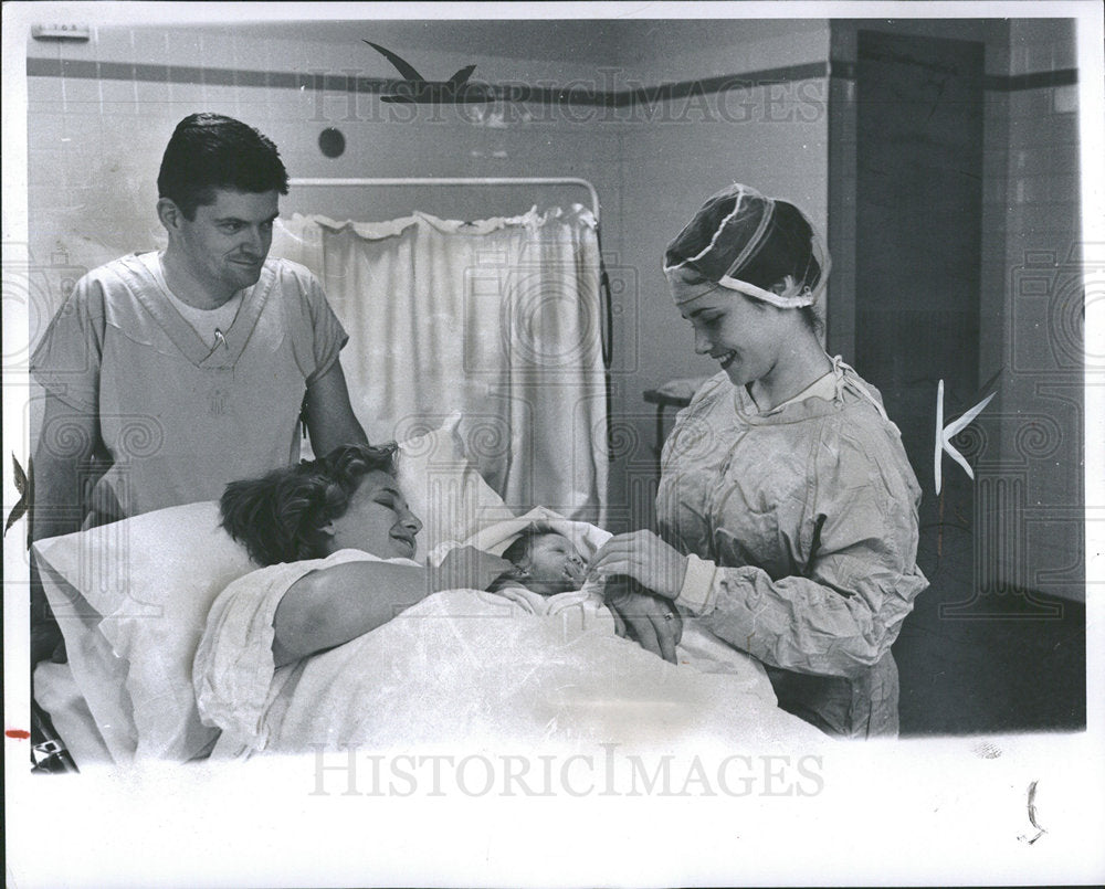 1960 Press Photo Nurse Kathy Johnson Detroit - Historic Images