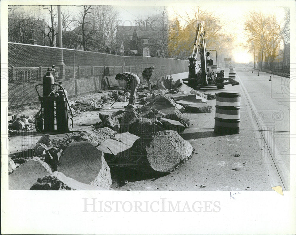 1982 Press Photo Thompson Run Bridge Closed to Traffic. - Historic Images