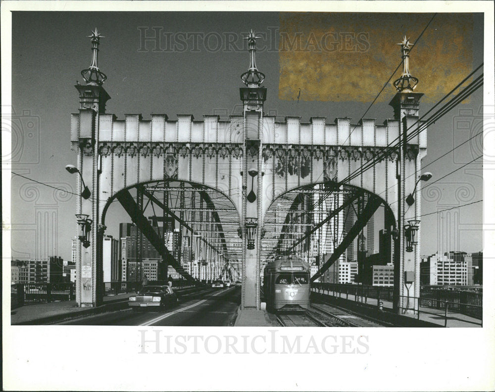 1982 Press Photo Traffic Thompson Run Bridge Duquesne - Historic Images