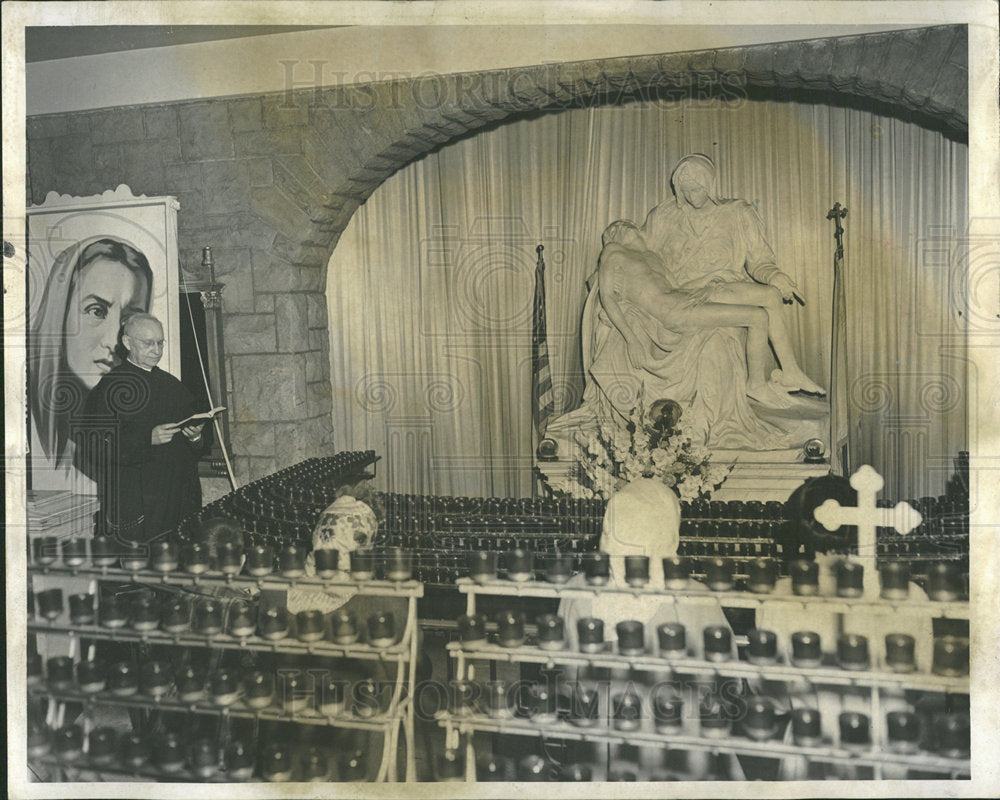 1952 Press Photo Jerome Depencier pastor church replica - Historic Images