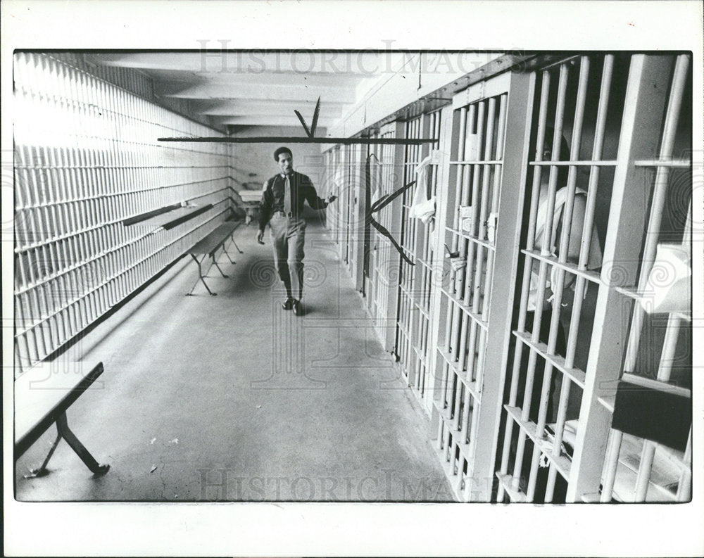 1981 Press Photo Wayne County Sheriff Deputies Mich - Historic Images