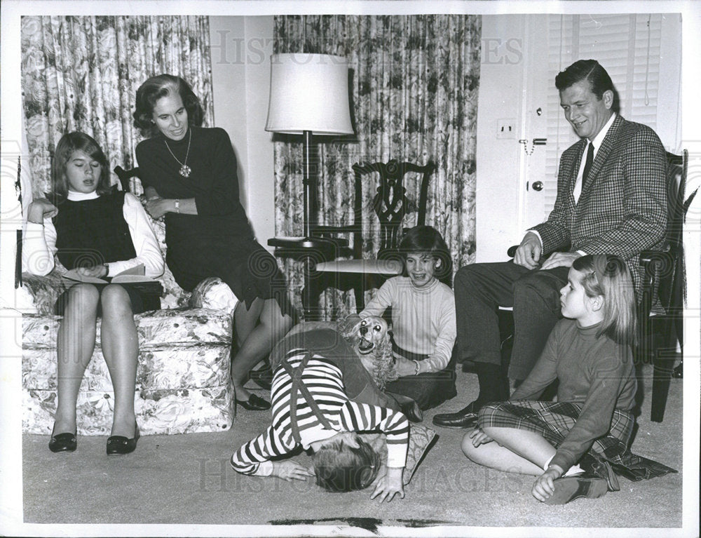 1965 Press Photo John Lindsay Family Washington - Historic Images