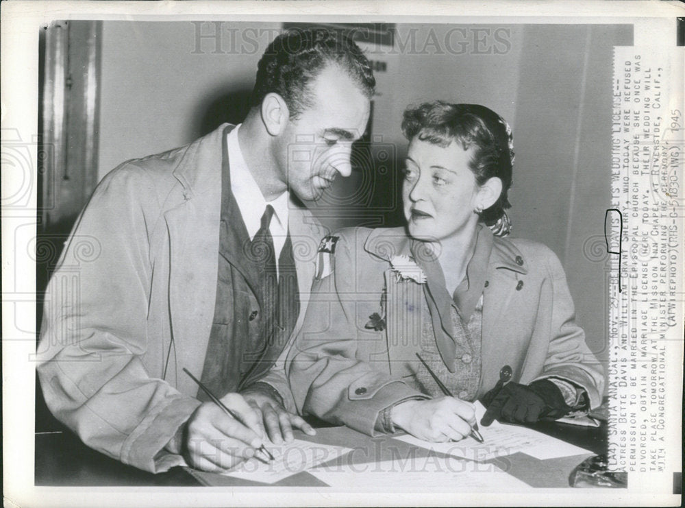1945 Press Photo Actress Bette Davis - Historic Images