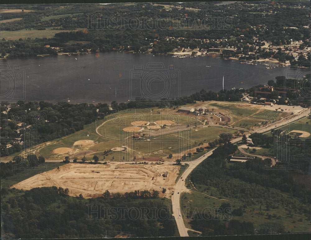 1994 Press Photo Library Hill Development Wauconda Park - Historic Images