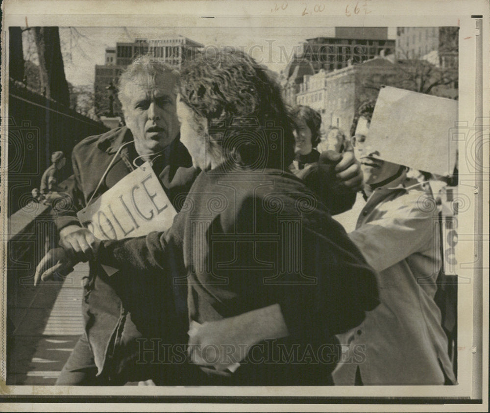 1974 Press Photo Philip Berrigan Mock Arrest Protestor - Historic Images