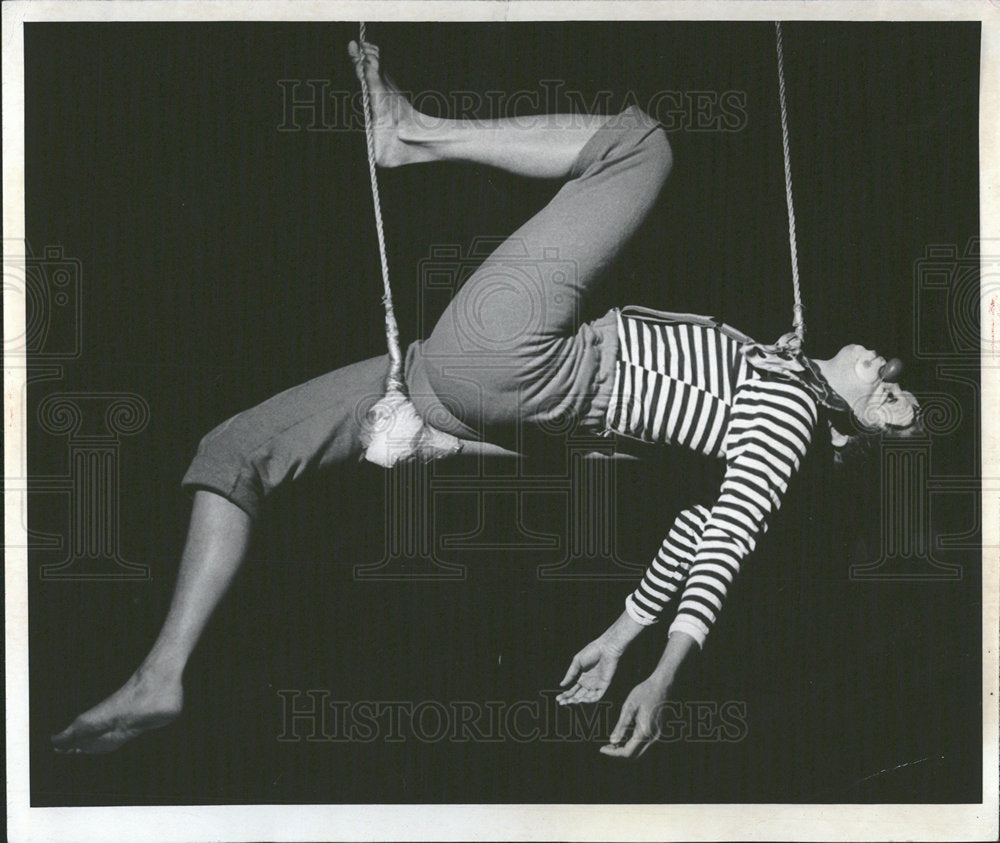 1977 Press Photo Arina Sue Isaacson Bill Peters Dance  - Historic Images
