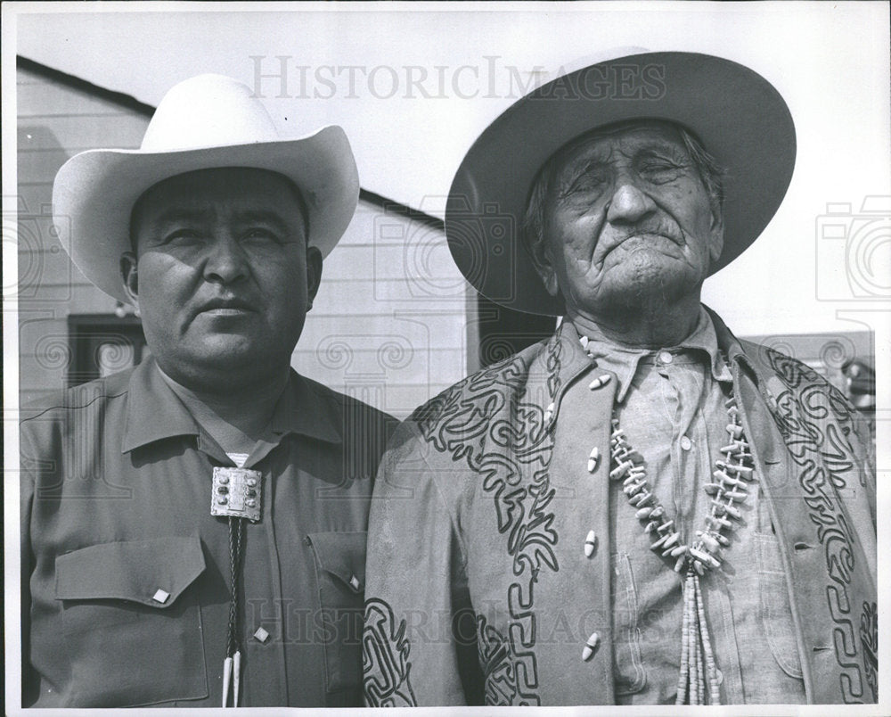 1960 Press Photo Ernest Yazzi fort Wingate Ordnance  - Historic Images