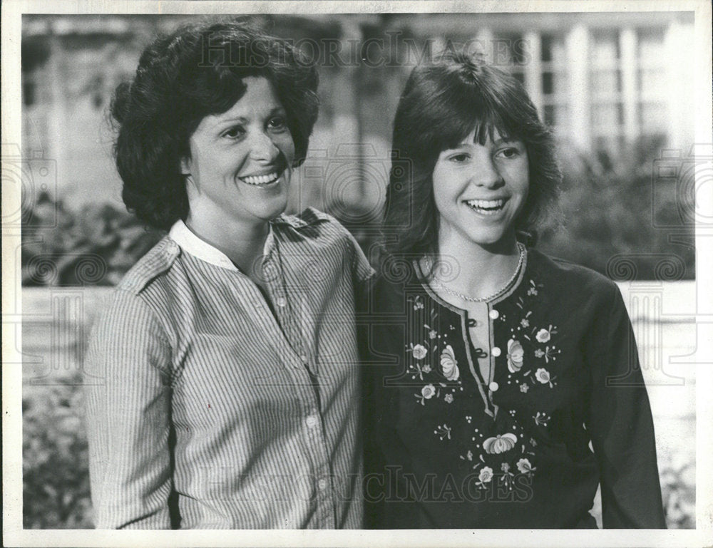 1978 Press Photo Linda Lavin Kristy McNichol Daughter  - Historic Images