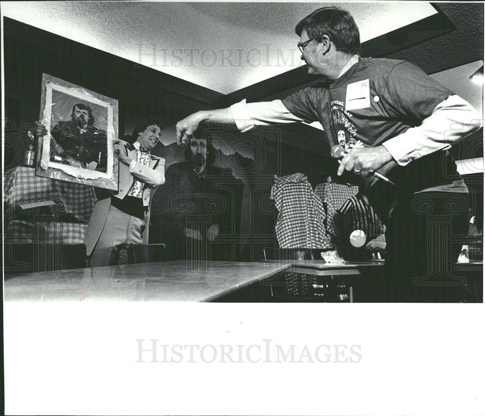 1983 Press Photo Jack Kent Anderson Alfred Packer Maet  - Historic Images