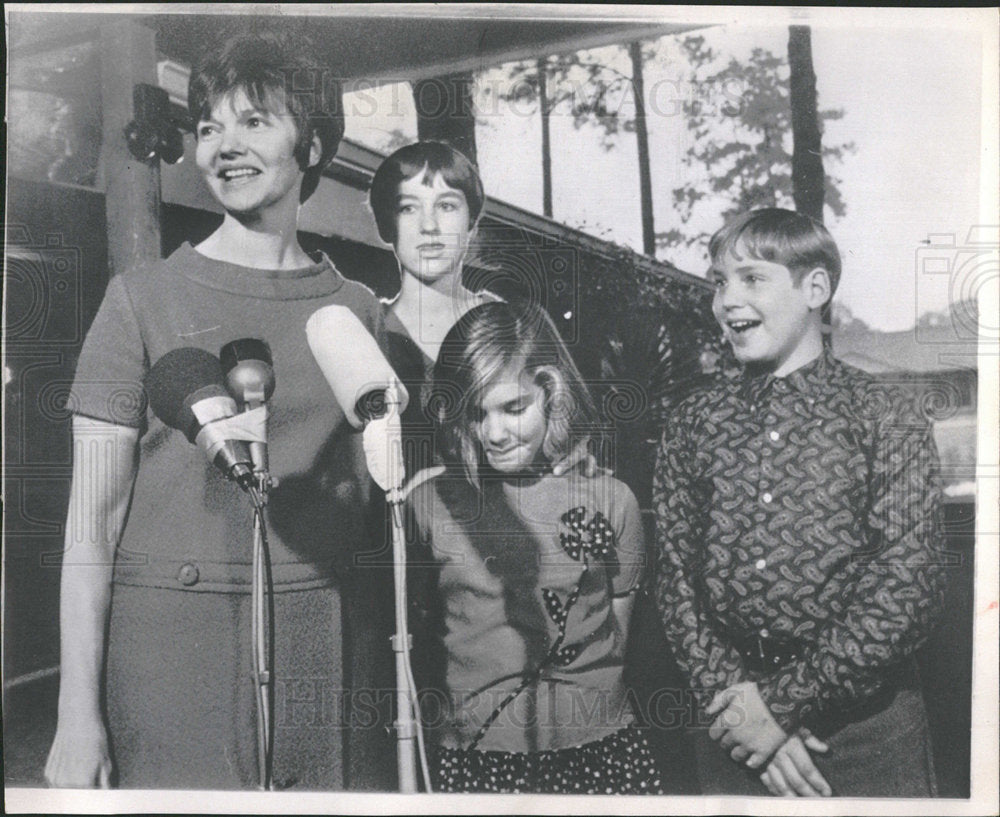 1966 Press Photo Joan Aldrin Wife Astronaut Edwin Mich - Historic Images