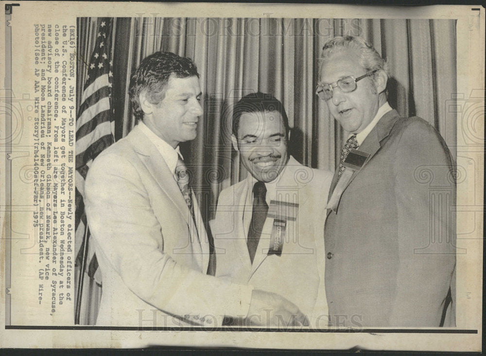 1975 Press Photo Kenneth Gibson Mayor New Jersey - Historic Images
